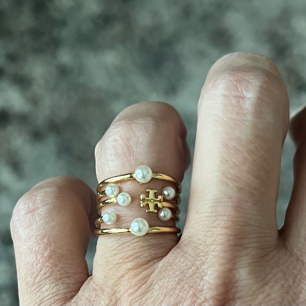 Tory Burch Kira pearl ring - size 7 - Picture 2 of 2